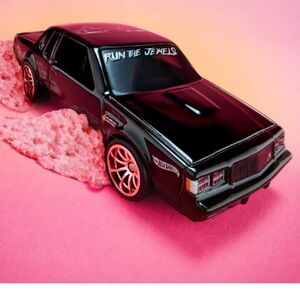 Hot Wheels Volcom Run the Jewels 87 Buick Regal GNX unopened box